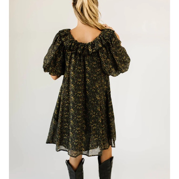 Zoco Good Luck Gem Mini Puff Sleeve Dress in black floral. - Picture 11 of 14